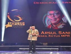 H Asrul Sani Terima Moeslim Choice Award 2020